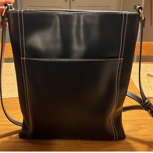 G. I. L. I. Black Leather Envelope Messenger Crossbody Bag